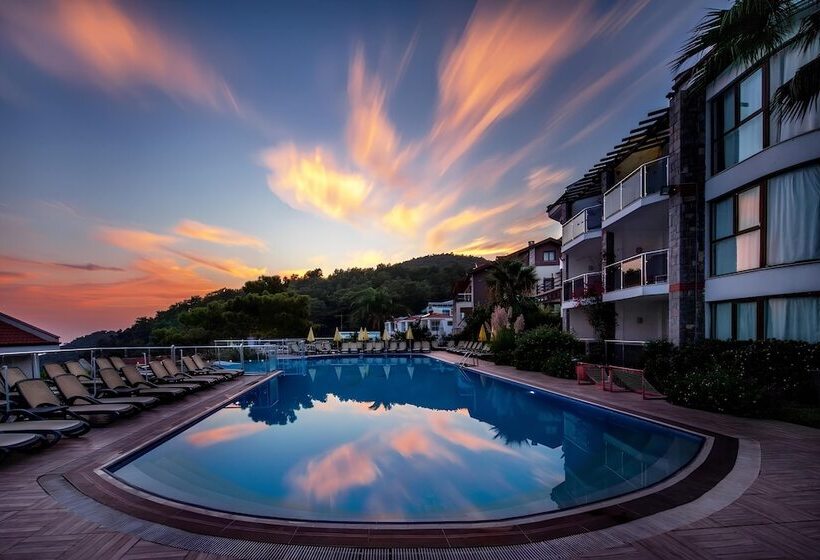 Отель Tropical Deluxe