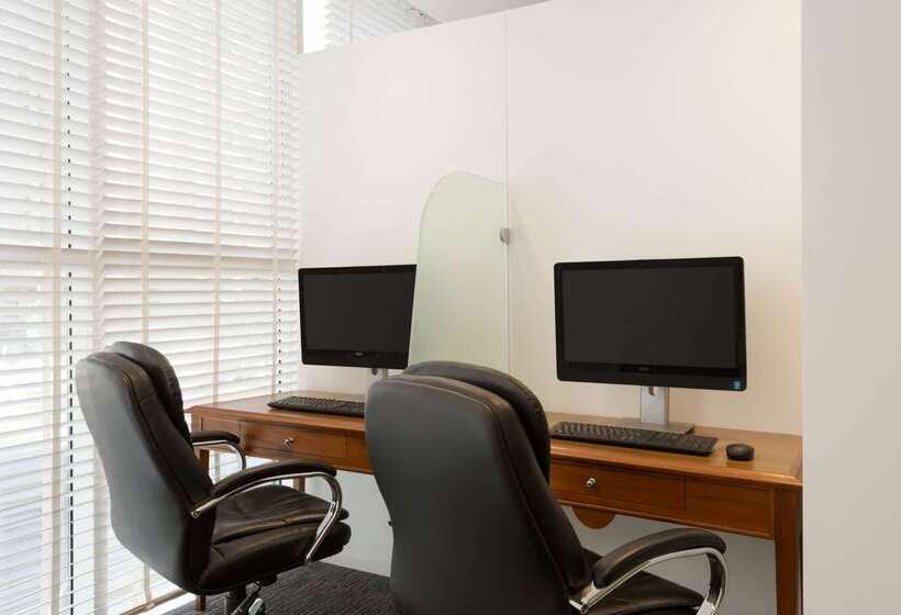 فندق Tryp By Wyndham Abu Dhabi City Center