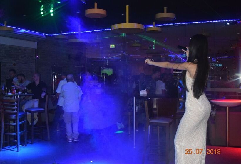 فندق Tryp By Wyndham Abu Dhabi City Center