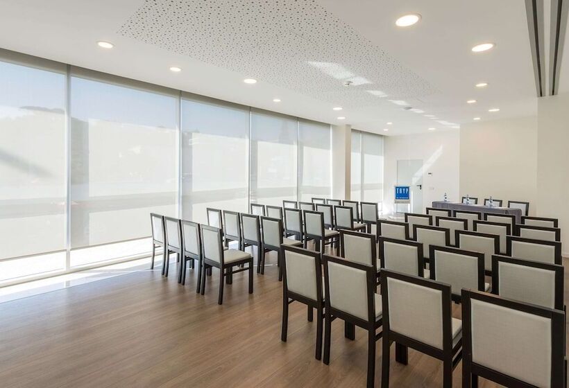 فندق Tryp By Wyndham Leiria