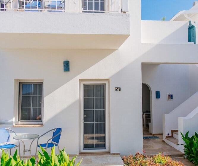 Отель Via Farilya