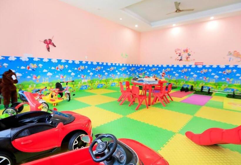 Отель Woodsvilla Resort