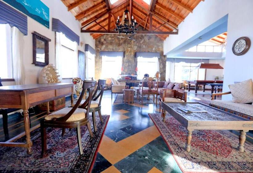 Отель Woodsvilla Resort