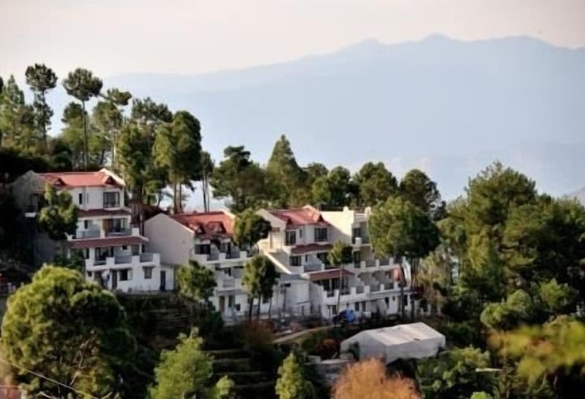 Отель Woodsvilla Resort