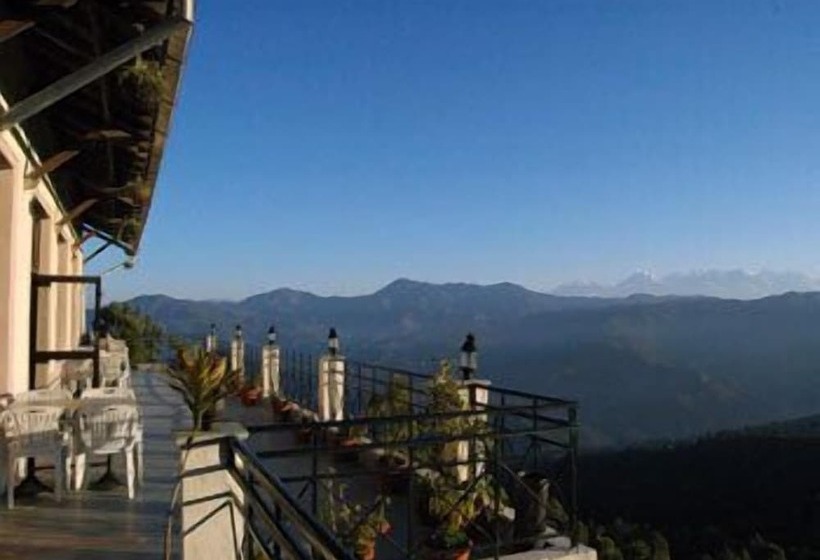 Отель Woodsvilla Resort