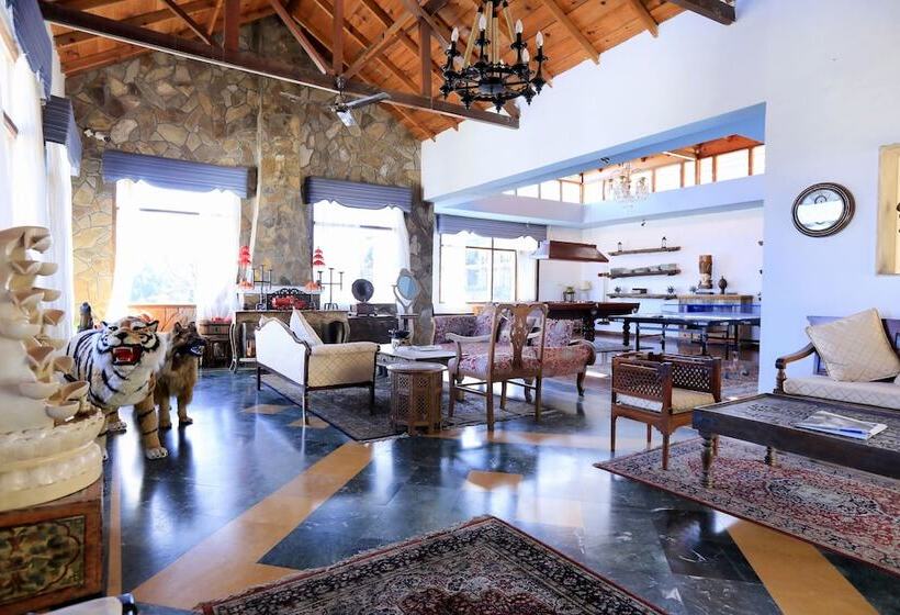 Отель Woodsvilla Resort