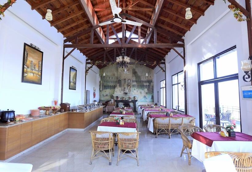 Отель Woodsvilla Resort