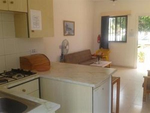 Lefki Tree Tourist Apartments