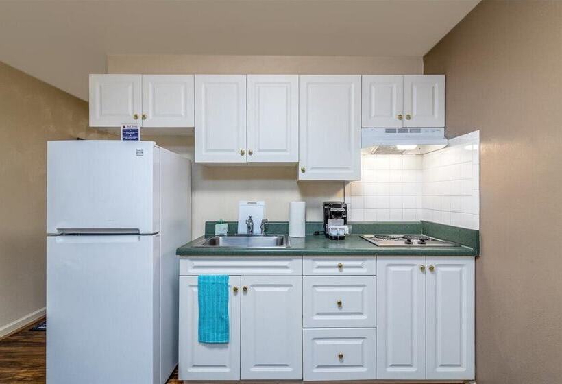 فندق على الطريق Affordable Corporate Suites Of Salem