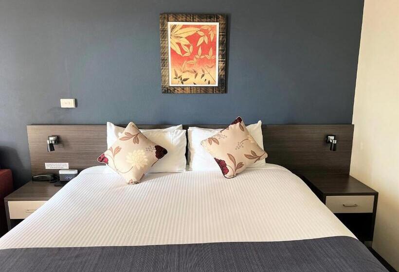 مُتل Bathurst Motor Inn