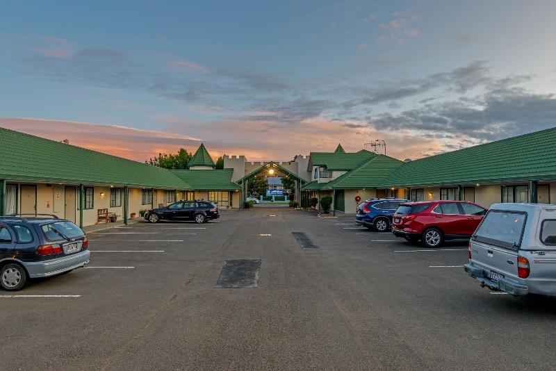 מוטל Camelot Motor Lodge And Conference Centre