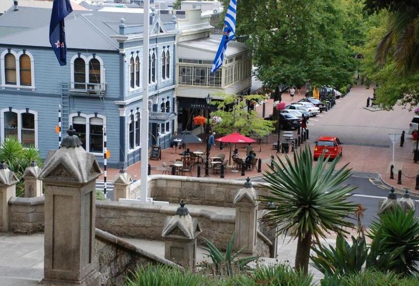 مُتل Century Park