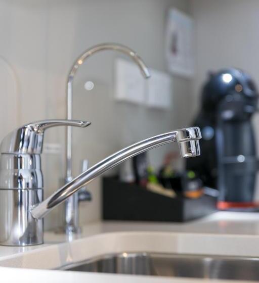 فندق على الطريق Century Park