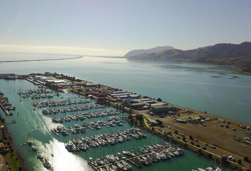 مُتل Century Park