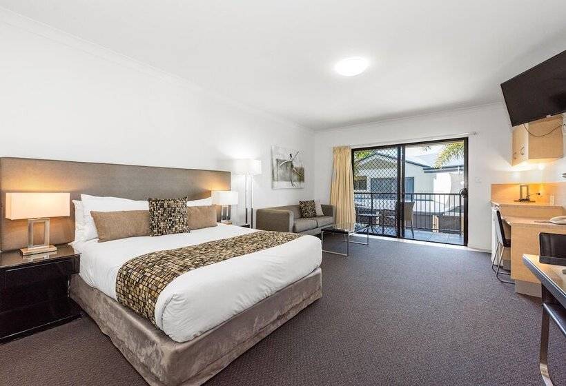 مُتل Coral Cay Resort