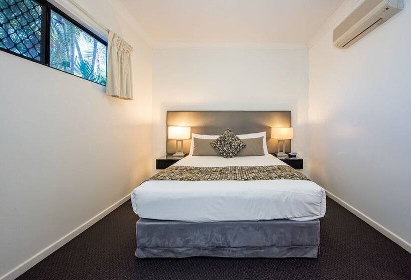 مُتل Coral Cay Resort