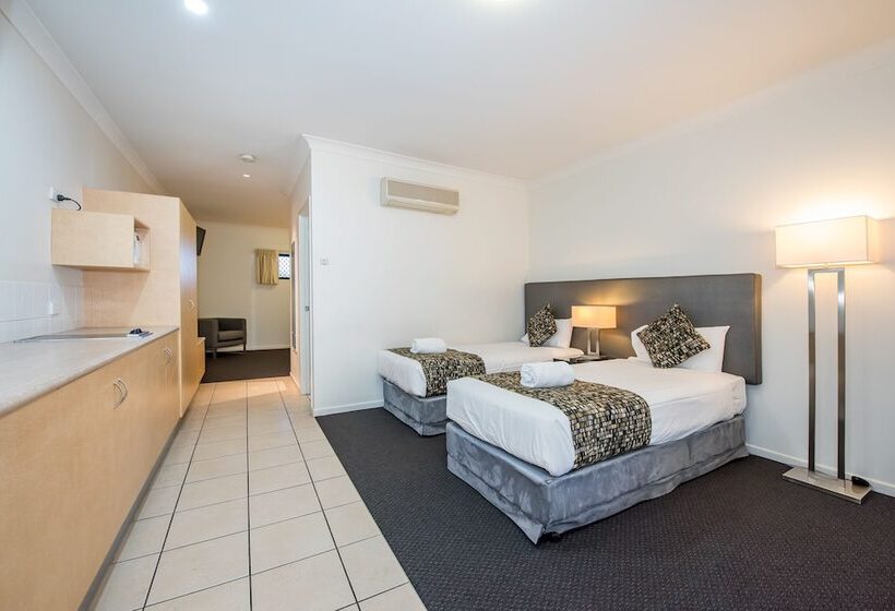 مُتل Coral Cay Resort