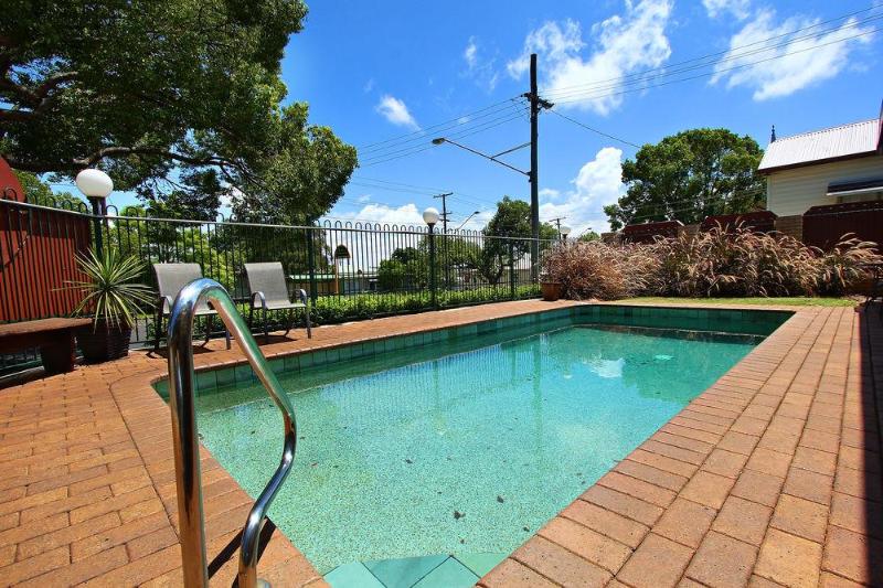 מוטל Garden City Motor Inn