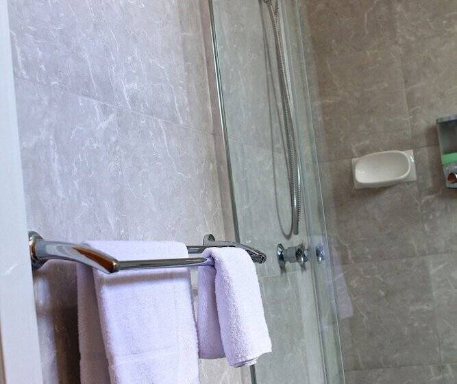 מוטל Garden City Motor Inn