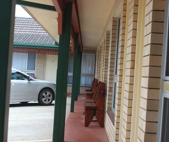 מוטל Garden City Motor Inn