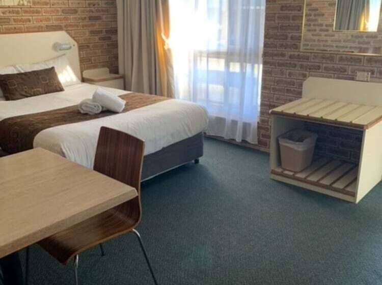 מוטל Garden City Motor Inn