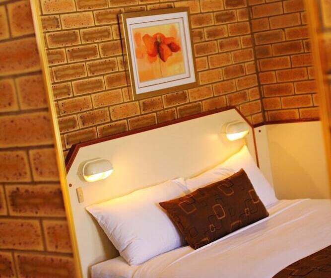 מוטל Garden City Motor Inn