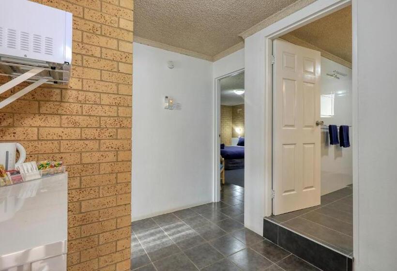 מוטל Hamilton Hume Motor Inn