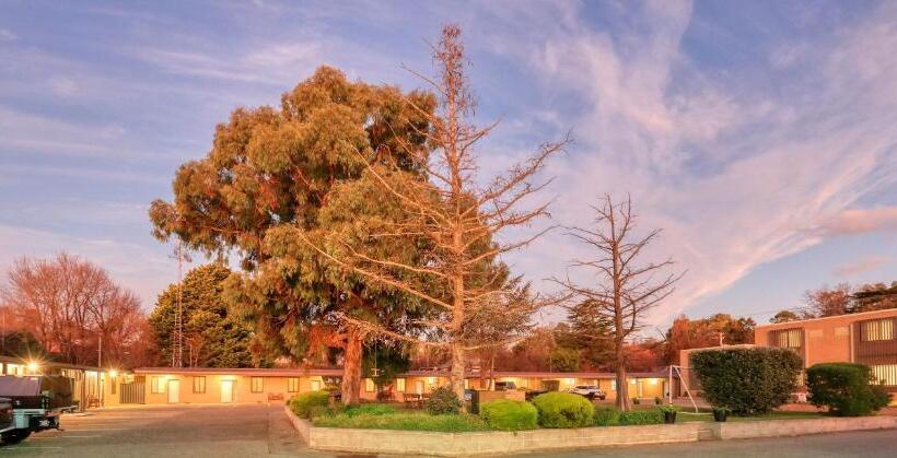 מוטל Hamilton Hume Motor Inn