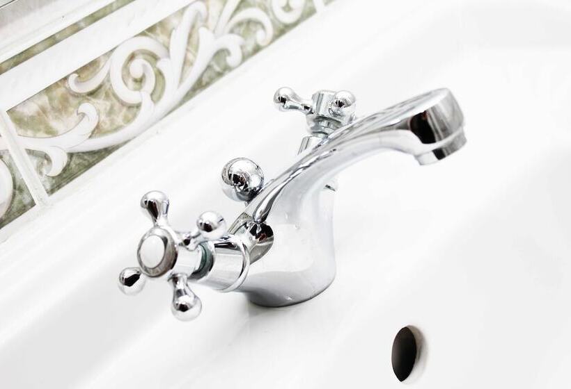 פנסיון Brentwood Guest House