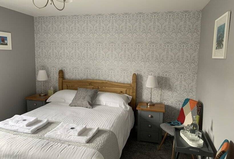 بنسيون Hensleigh House