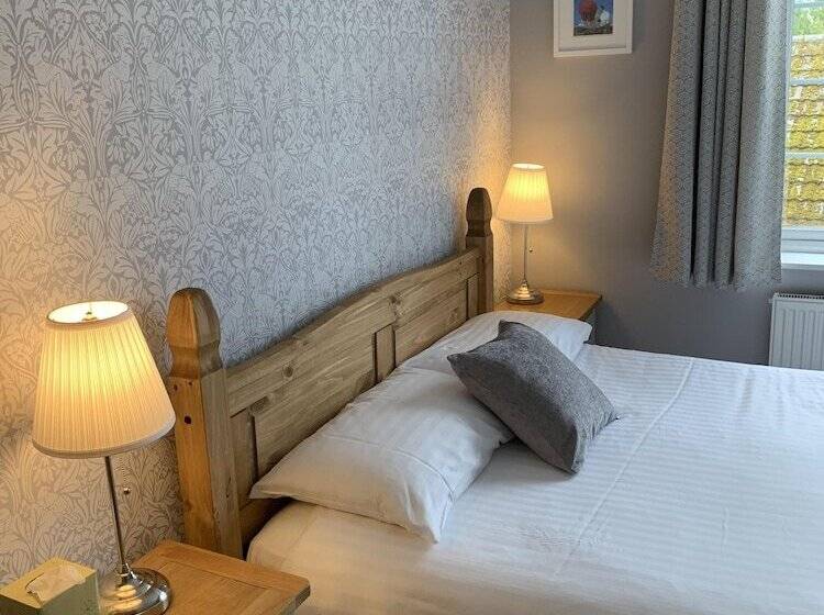 بنسيون Hensleigh House