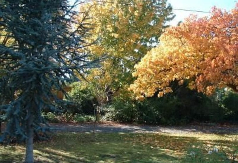 פנסיון Huonville Guesthouse