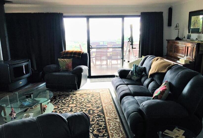 بنسيون Storm Bay B & B