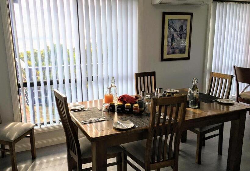פנסיון Storm Bay B & B