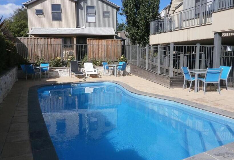 Sovereign Views Apartments