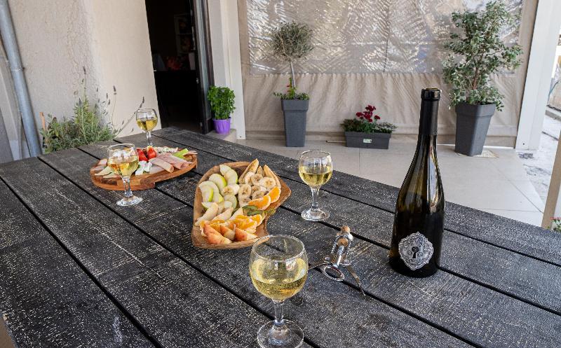 Stella Paradise By Checkin