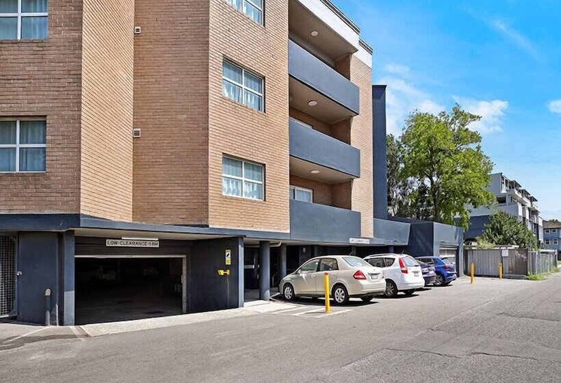 Sydney Airport Suites