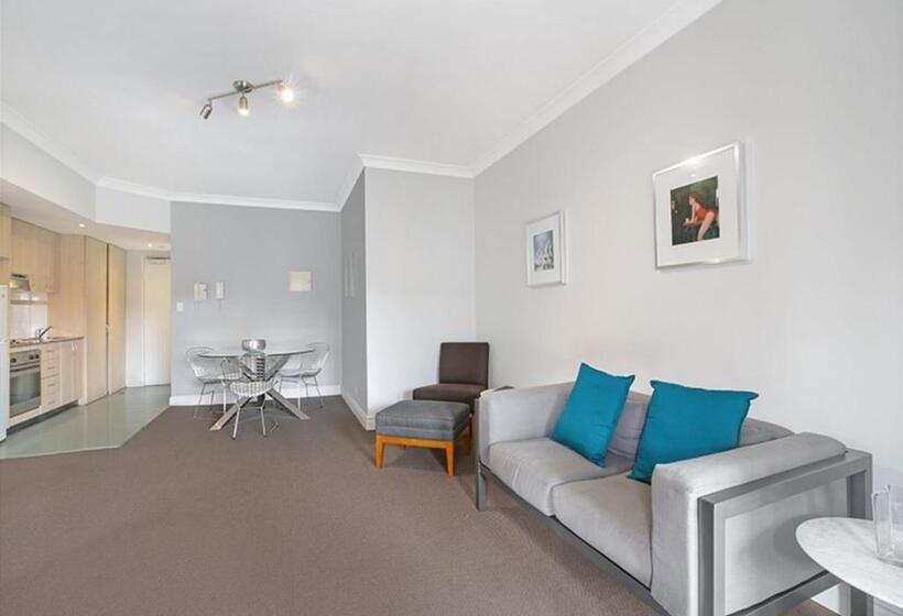 Sydney Airport Suites