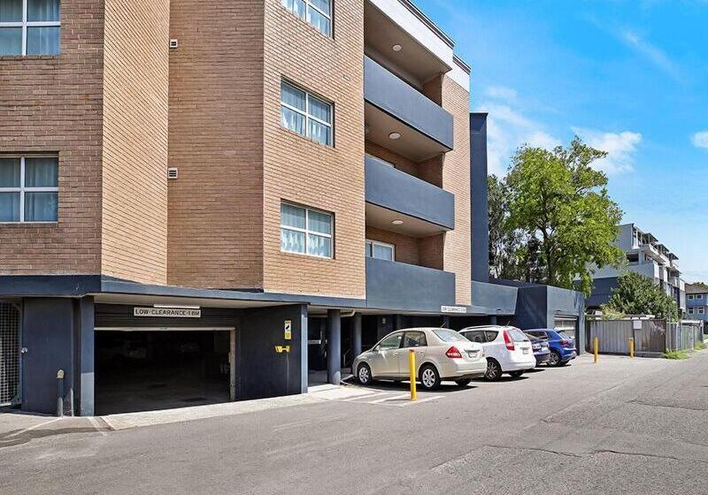 Sydney Airport Suites