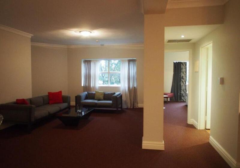 Sydney Airport Suites