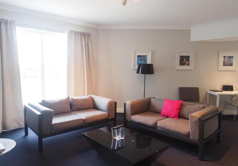 Sydney Airport Suites