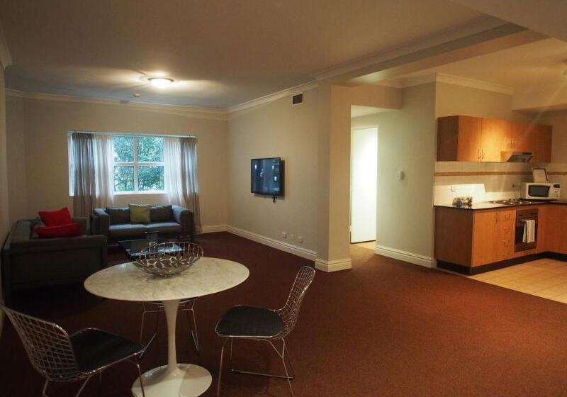 Sydney Airport Suites