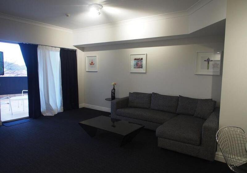 Sydney Airport Suites