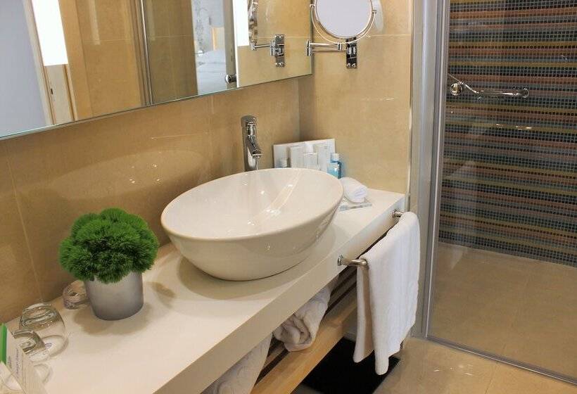 ホテル Burgu Arjaan By Rotana