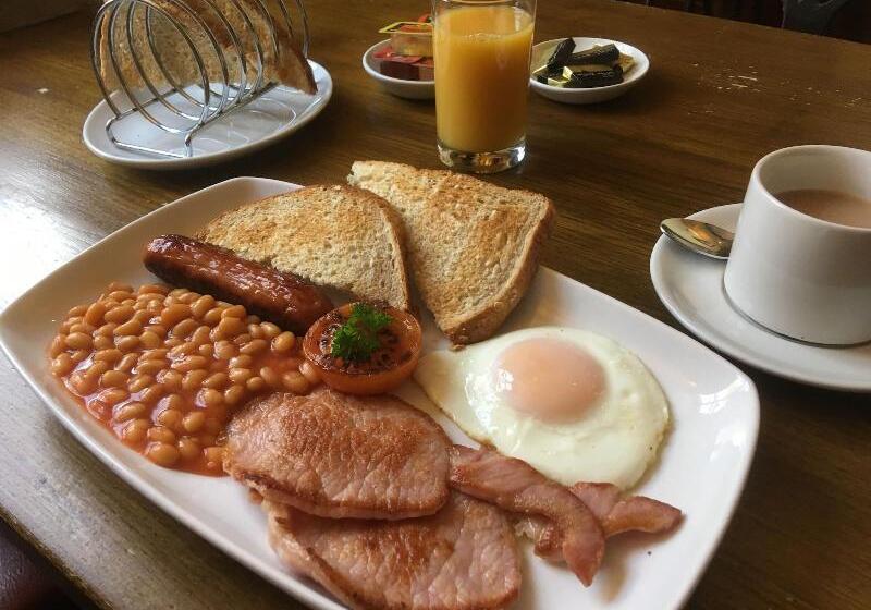 The Silverton Inn   B&b