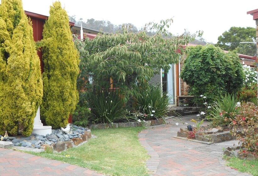 Tidelines Of Bicheno