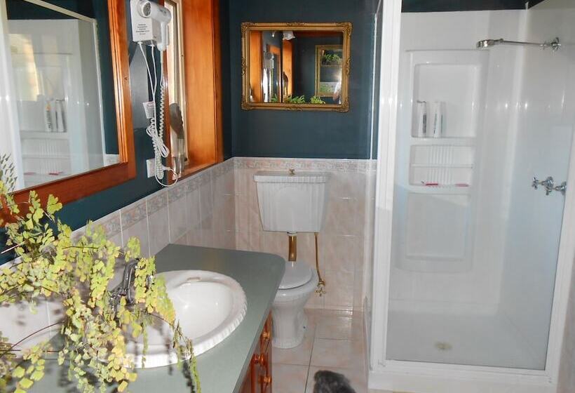 Tidelines Of Bicheno