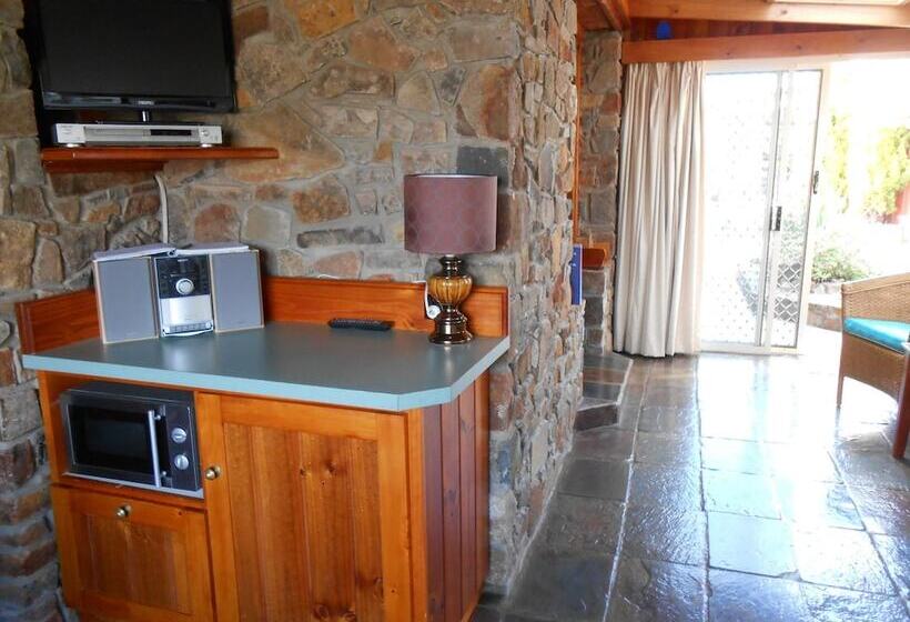 Tidelines Of Bicheno