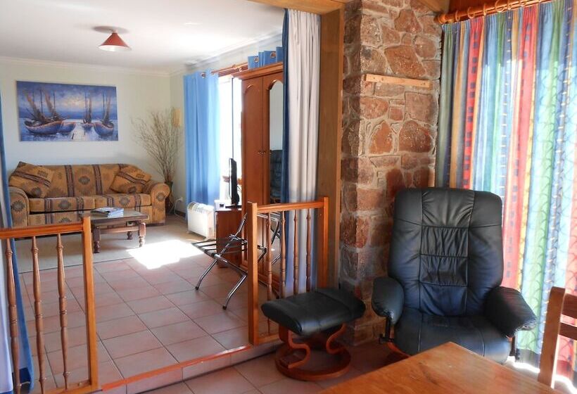 Tidelines Of Bicheno