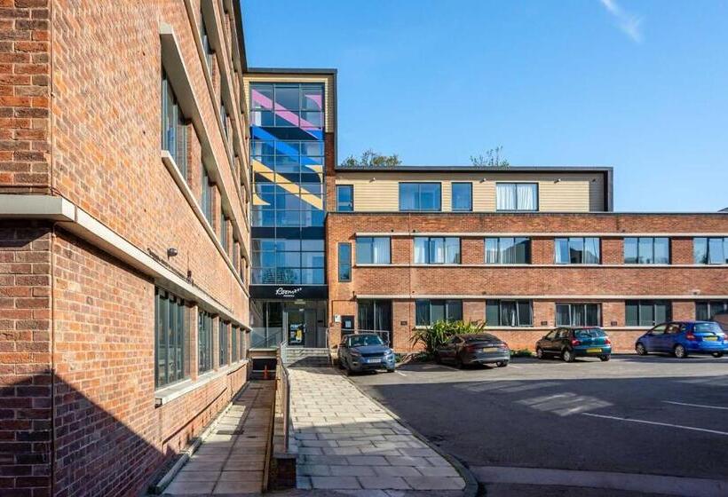 Roomzzz Chester City